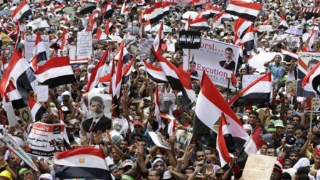 Египетская армия предъявила ультиматум "Братьям-мусульманам" - ảnh 1